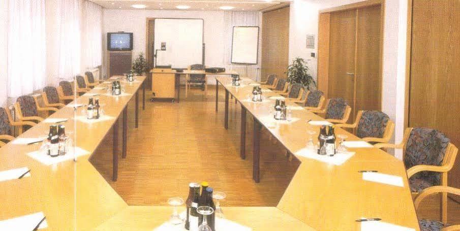 Hotel Zum Lamm Gundelsheim  Екстериор снимка